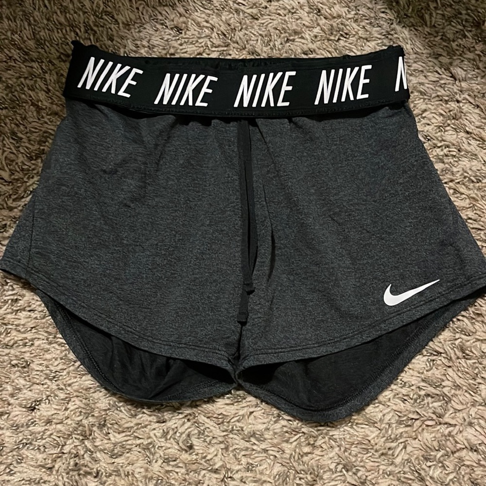 Women's nike shorts size xs